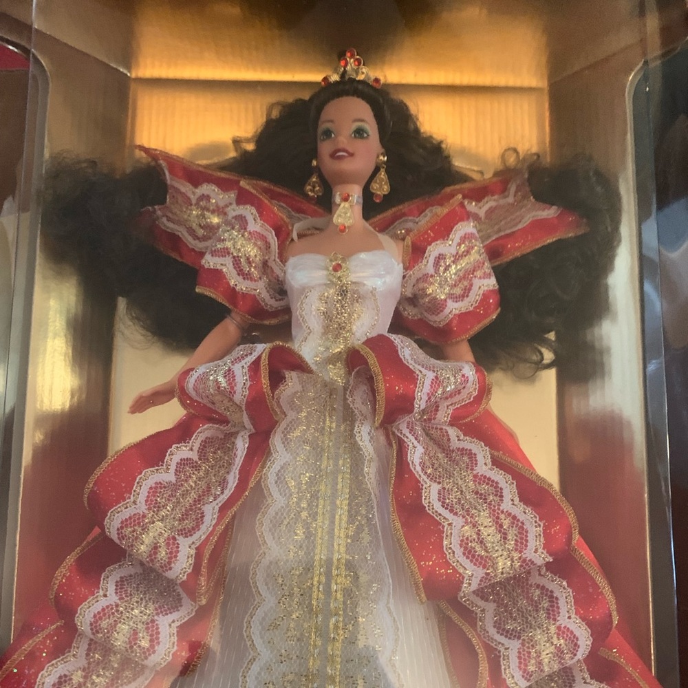 Happy Holidays Barbie Special Edition Gold package  17832  NIB RARE
